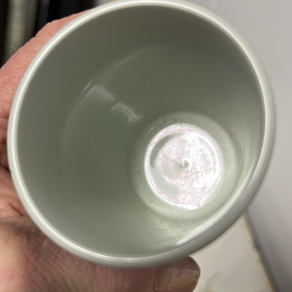 Vintage Bjorn Winblad "Garden Party" Style Blue & White Ceramic Art Mug - 2-1/2" - Picture 6 of 7